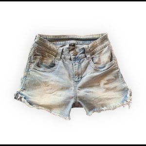 Woman’s re-wash distressed shorts great condition